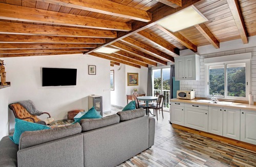 Tegueste House | Holiday Home "La Bodega de Julián" with Mountain Views, Private Pool and Wi-Fi
