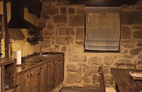 Abalos House | Holiday Home 'La Casa Del Ayer' with Mountain View
