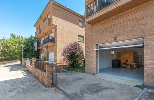 Banyoles House | Holiday Home 'Lago De Banyoles' with Lake View, Wi-Fi and Air Conditioning