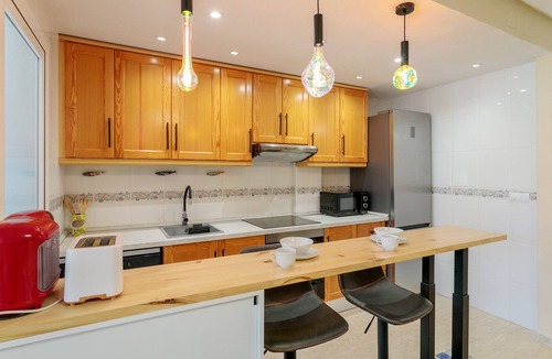 Gran Alacant House | Holiday Home 'Limón' with Shared Pool, Wi-Fi and Air Conditioning