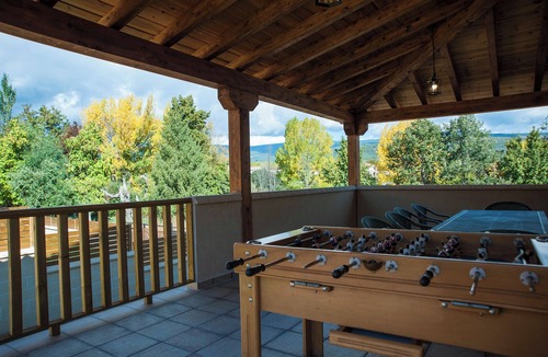 Sotillo del Rincon House | Holiday Home 'Los Robles 2' with Mountain View, Private Terrace and Wi-Fi