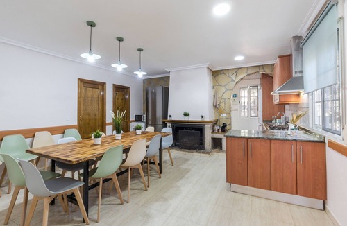 Totana House | Holiday Home 'Mi Bella' with Mountain View, Wi-Fi and Air Conditioning
