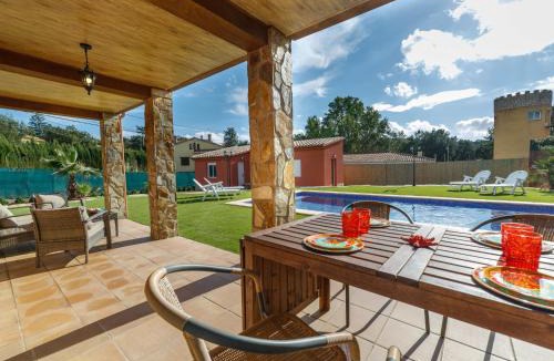 Can Carbonell House | Holiday Home Montverde by Interhome