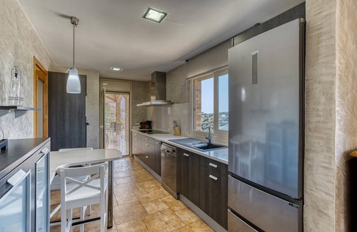 Lloret de Mar House | Holiday Home 'Olive' with Private Pool, Wi-Fi and Air Conditioning