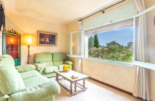 El Mas Fumats House | Holiday Home People I by Interhome