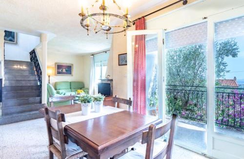 El Mas Fumats House | Holiday Home People I by Interhome