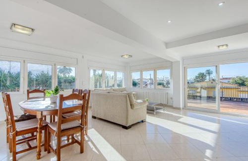 Empuriabrava House | Holiday Home Requesens by Interhome