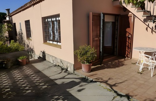 L'Escala House | Holiday Home 'Rocamar' with Mountain View, Private Terrace and Air Conditioning