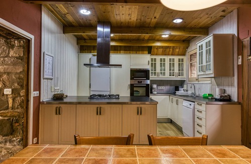 Seguero House | Holiday Home 'Salvanereta' with Private Pool & Wi-Fi