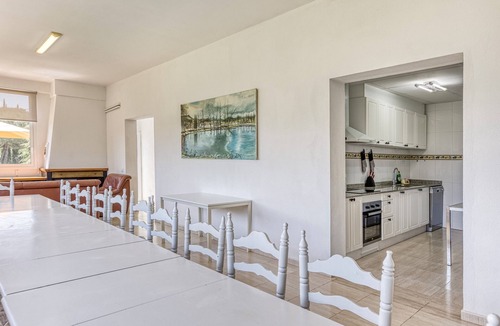Usall House | Holiday Home 'Usall Rural' with Private Pool, Wi-Fi and Air Conditioning