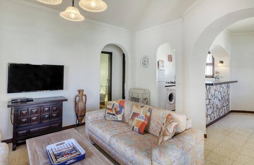 Empuriabrava House | Holiday Home 'Villa Tordera' with Garden and A/C