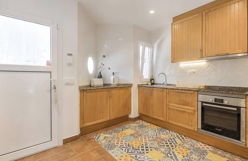 Es Castell House | Holiday Home “Villa Sol Del Este, Es Castell” with Sea View, Wi-Fi and Air Conditioning