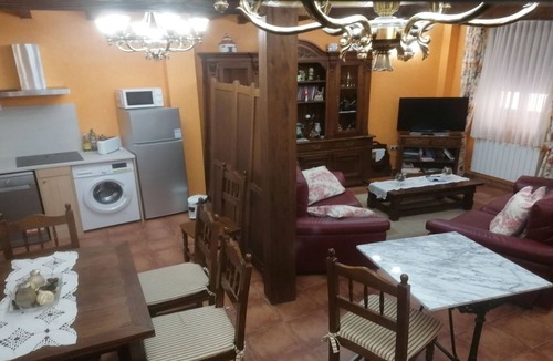 Ampudia Apartment | Holiday Home 'Villa y Corte - Colegiata' with Wi-Fi