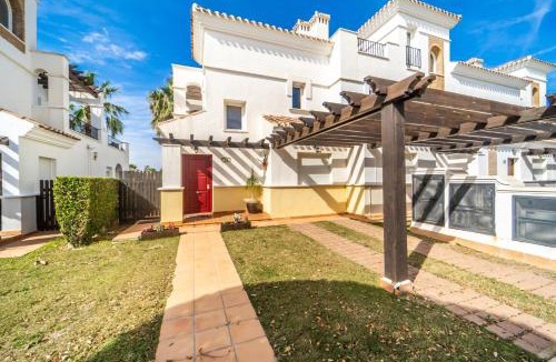 Roldan House | Holiday Home with 3 Bedrooms in Roldán