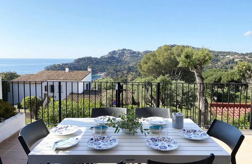 Aiguablava Apartment | Holiday rental apartment with swimming pool in Begur, Aiguablava