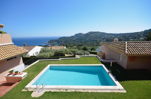 Aiguablava Apartment | Holiday rental apartment with swimming pool in Begur, Aiguablava
