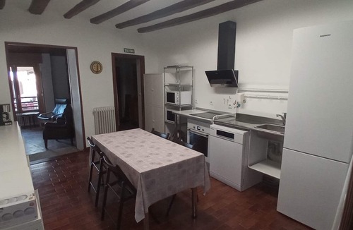 Arguedas Cottage | HOME TO ENJOY IN STYLE ! Garden, barbecue, swimming pool, swings, ping-pong.