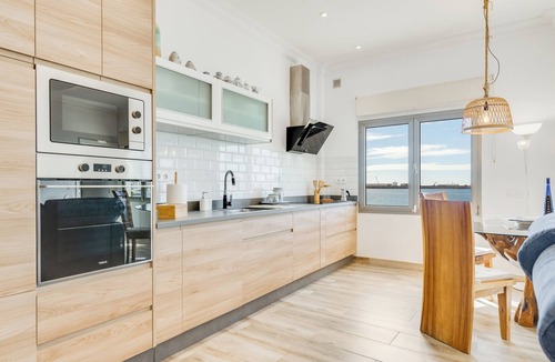 Playa de Arinaga Apartment | Home2Book Coastal Retreat with Sea Views, Arinaga