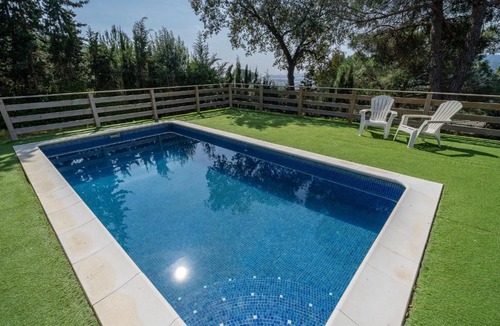 Santa Susanna Villa | HomeHolidaysRentals Velur