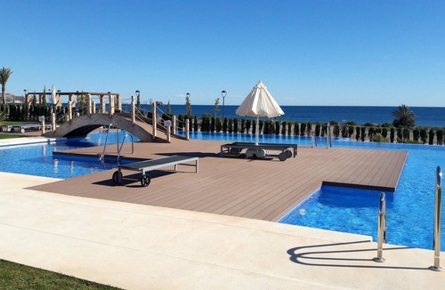 Mar de Pulpi Apartment | Homerez - 100 m away from the beach! Appartement with shared pool and jacuzzi