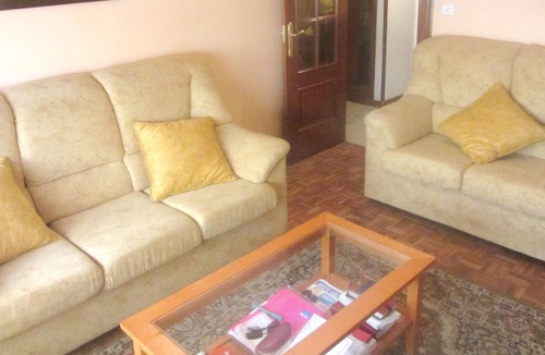 Cambre Apartment | Homerez - Appartement 5 km away from the beach for 4 ppl. with balcony at Cambre