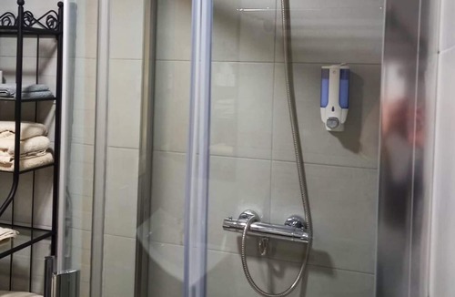 Viana do Bolo Apartment | Homerez - Beautiful apartement for 6 ppl. with garden and terrace at Mourisca