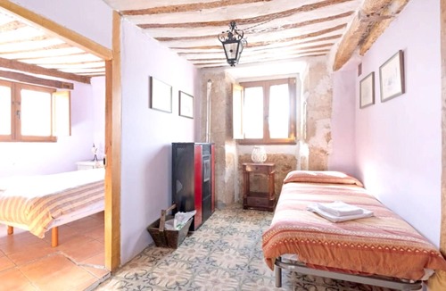 Llano de Bureba House | Homerez - Big house for 14 ppl. at Llano de Bureba