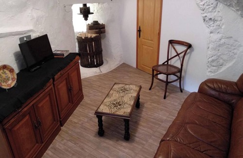 Arnedillo House | Homerez - Charming house in Arnedillo with terrace