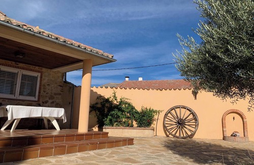 Aldehuela de la Boveda House | Homerez - House in Aldehuela de la Bóveda