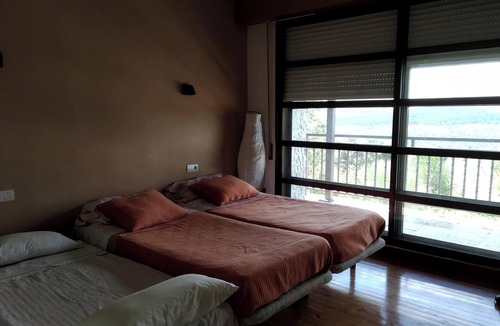 San Vitero House | Homerez - Charming House in San Cristóbal with Garden