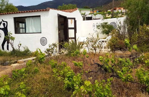 Los Llanos de Aridane House | Homerez - House 9 km away from the beach for 2 ppl. with shared pool and terrace