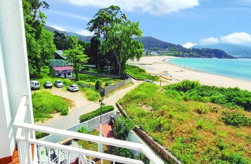 Faro House | Homerez - House Viveiro, sea view.