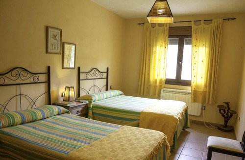 Sotoserrano House | Homerez - Nice house for 6 ppl. with terrace at Sotoserrano