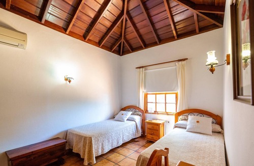 Tijarafe Villa | Homerez - Nice villa 15 km away from the beach for 2 ppl. with swimming-pool