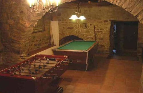 Merlant Apartment | Homerez - Spacious appartement for 6 ppl. with shared pool at Girona