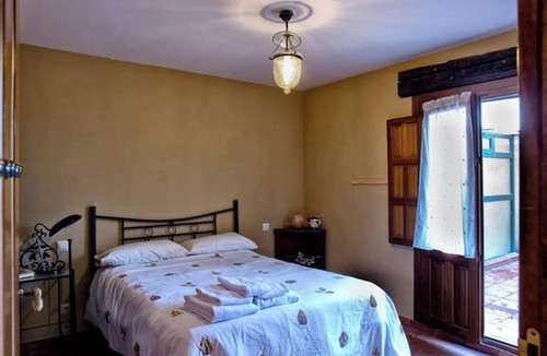 Zamarramala House | Homerez - Spacious House in Segovia with Large Garden