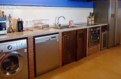 Fernan Caballero Villa | Homerez - Villa for 10 ppl. with swimming-pool and garden at Fernán Caballero
