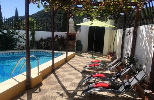 Conchar Villa | Homerez - Villa for 8 ppl. with swimming-pool, garden and balcony at Granada