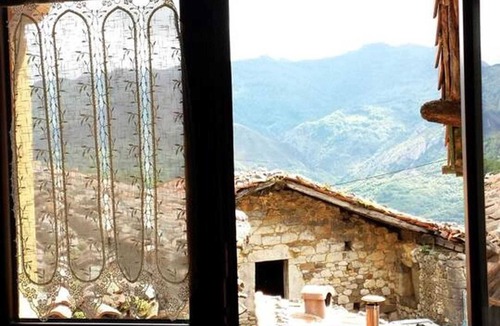 Quiros House | Homerez - Welcoming House in Bermiego with All Comforts