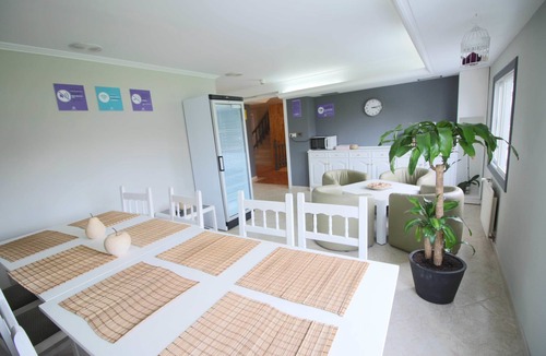 Elvina Hostel | Hostal Alda Puerta Coruña