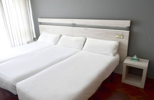 Elvina Hostel | Hostal Alda Puerta Coruña