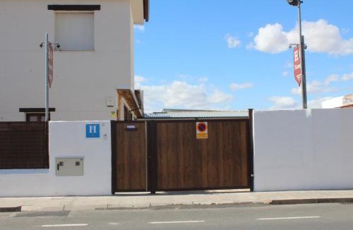 Almagro Hostel | HOSTAL Almagro - Parking