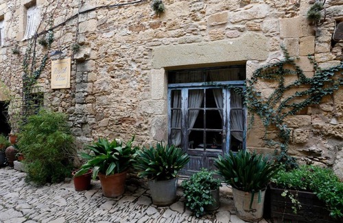 Peratallada Hotel | Hostal Blau