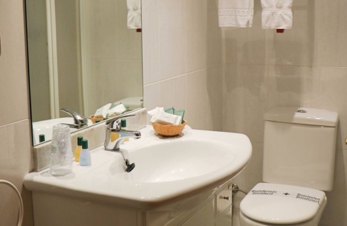 Albalate de Cinca Hostel | Hostal Casa Santos