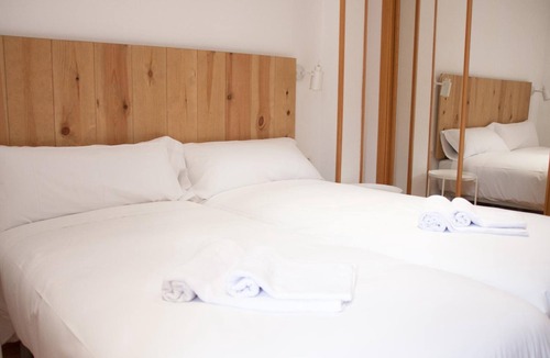 Burgos Hostel | Hostal Cuéntame Evolución Auto check-in
