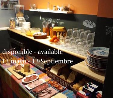 Arenys de Mar House | Hostal La Lluna