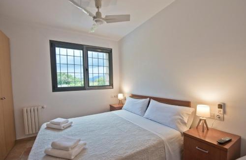 Terrades Hotel | Hostal la Salut de Terrades