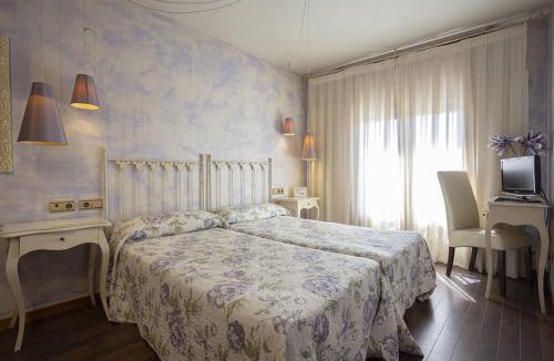 Ocenilla Hotel | Hostal Los Canteros