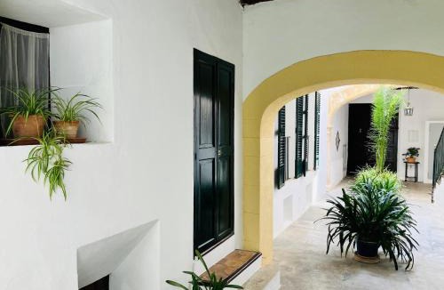 La Llotja-Born House | Hostal Pons
