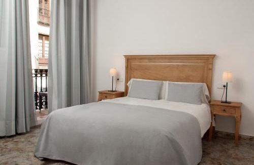 Arenys de Mar House | Hostal Portofino